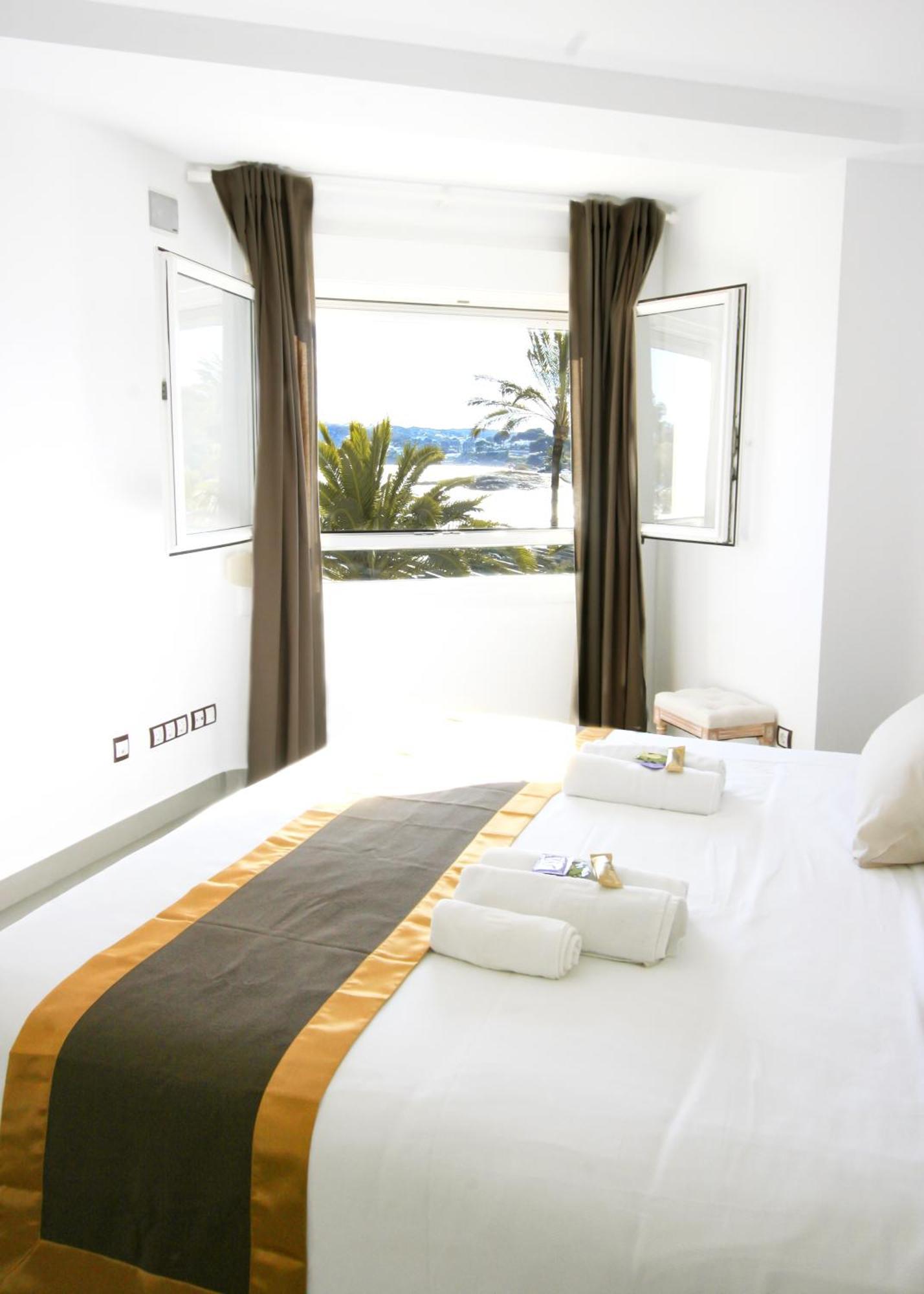 1 * Moraira